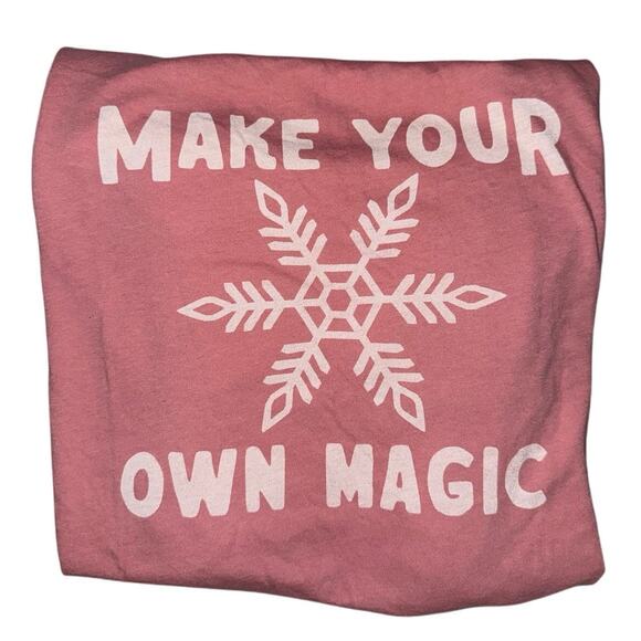Women’s Holiday Graphic Easy T-Shirt plus size 2x Snowflake make your own magic - Picture 2 of 4